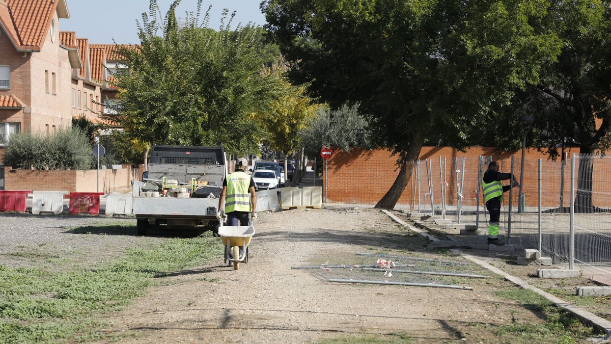 Obras para la urbanización del tramo pendiente de la calle del Roure - AMADO FORROLLA