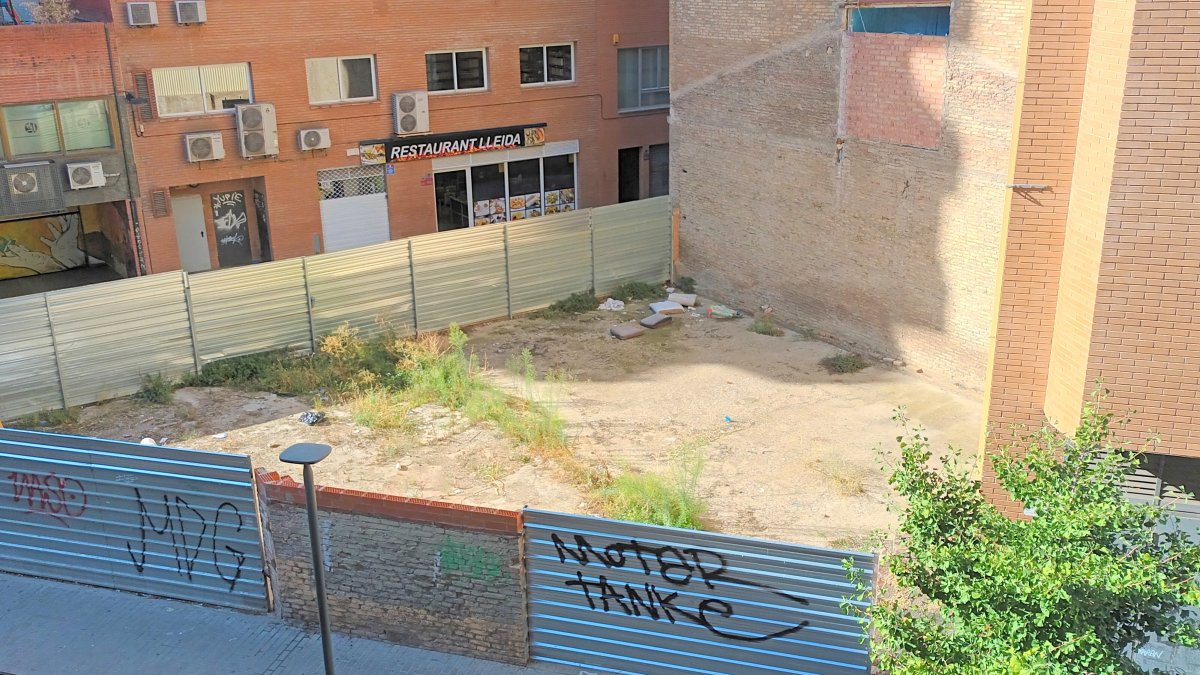 Solar en la calle General Brito.