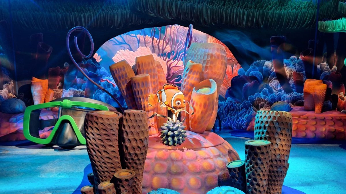 L’espai de 'Buscant Nemo', una de les 13 sales de l’exposició immersiva 'Món Pixar' a Barcelona