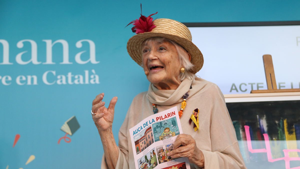 La ilustradora Pilarín Bayés tras recibir el galardón. - ACN