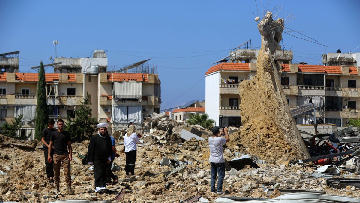 Els danys causats per un atac aeri israelià durant la nit al sud del Líban. - EUROPA PRESS