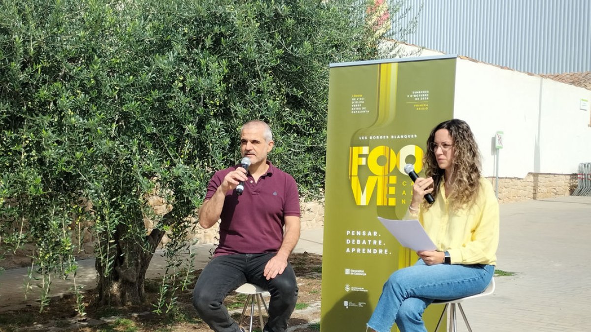 El alcalde, Josep Farran, en la presentación del primer fórum del aceite de oliva de Catalunya. - E. FARNELL