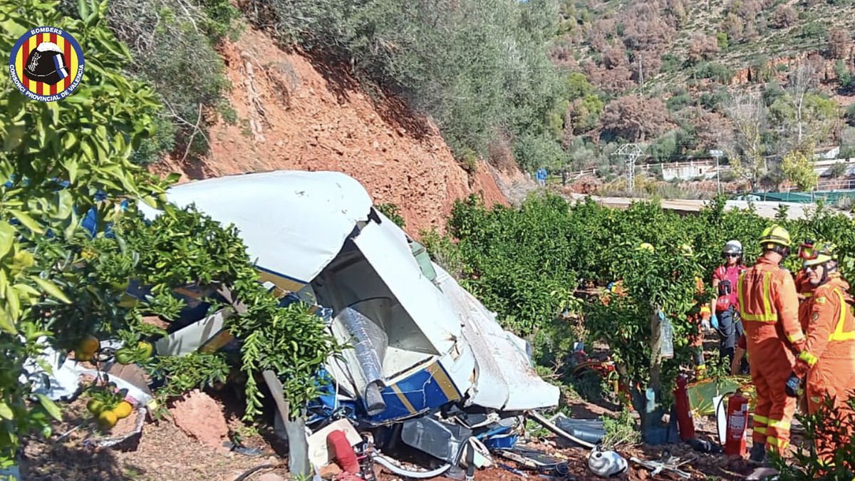 Tres muertos al chocar su helicóptero con un tendido eléctrico - EFE