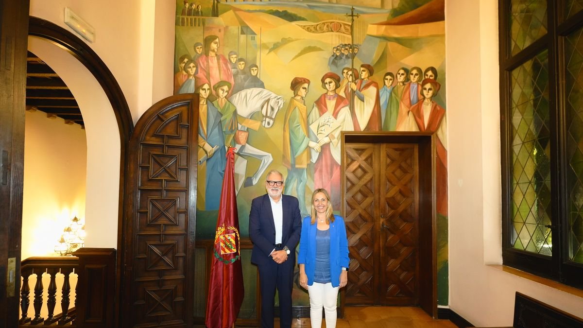 L’alcalde de Lleida, Fèlix Larrosa, i la consellera Eva Menor. - PAERIA