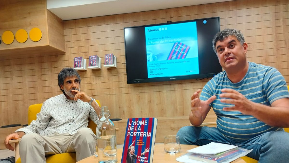 Presenten a Lleida 'L'home de la porteria', un llibre sobre Núñez