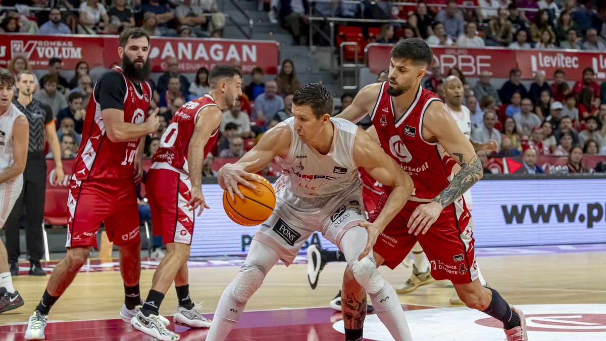El equipo leridano estuvo muy cerca de ganar en Zaragoza. - JORDI ECHEVARRIA
