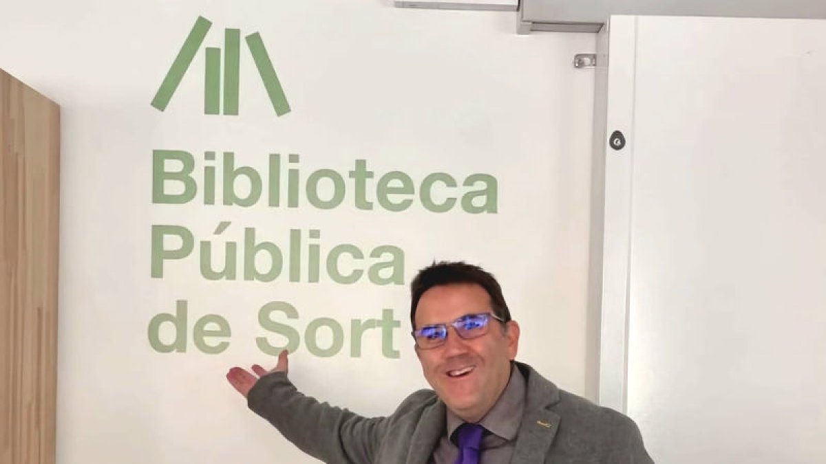 El director de la biblioteca, Rosendo Manrique, el pasado viernes. - @ROSENDO MANRIQUE