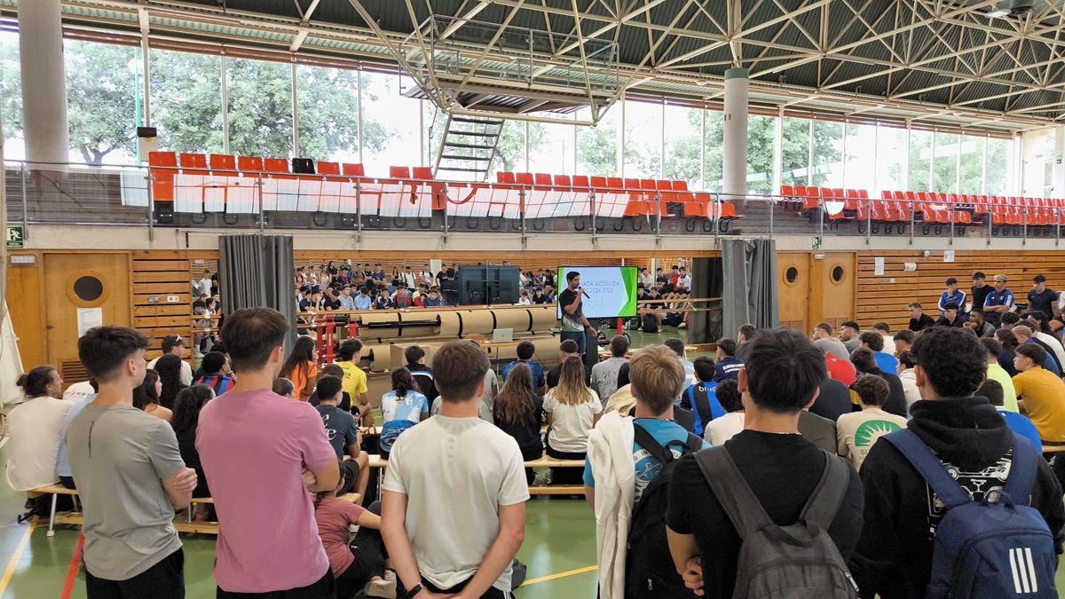 Acto de bienvenida a los nuevos deportivas del club INEF de esta temporada.