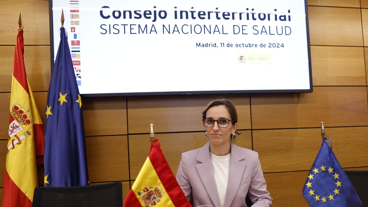 La ministra de sanitat, Mónica García durant el Consell Interterritorial.