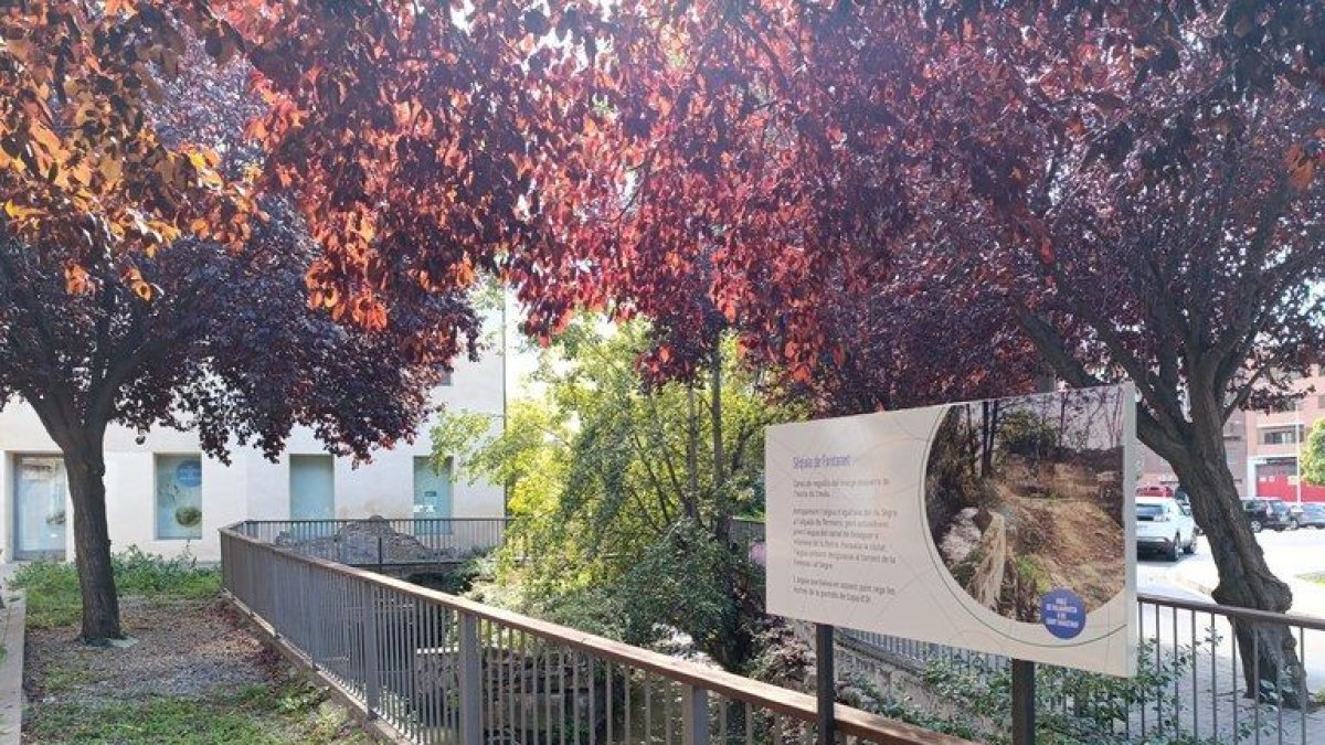 Un dels nous cartells del Molí de Sant Anastasi. - PAERIA