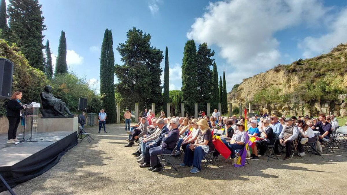 Un momento de los actos de homenaje llevados a cabo ayer. - @CATMEMORIA/X