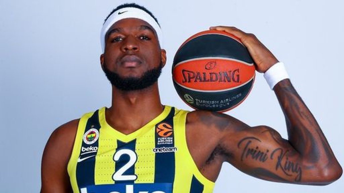 Johnny Hamilton, durant la seua etapa al Fenerbahçe en un partit davant de l’Anadolu Efes.