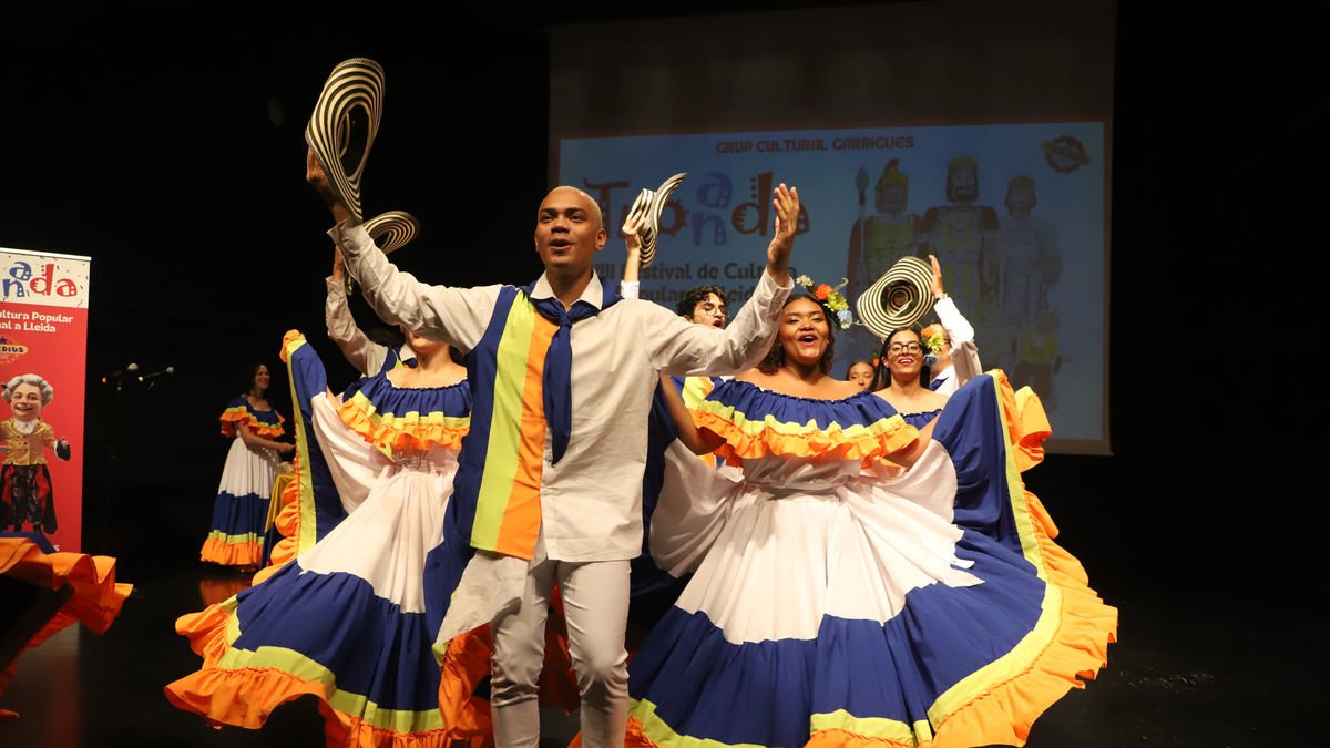 Espectáculo del grupo Voces y Movimientos, de Medellín, en el Teatre de l’Escorxador de Lleida. - IEI