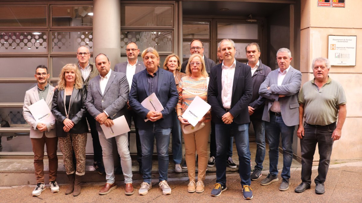 Los alcaldes participantes en el acte.