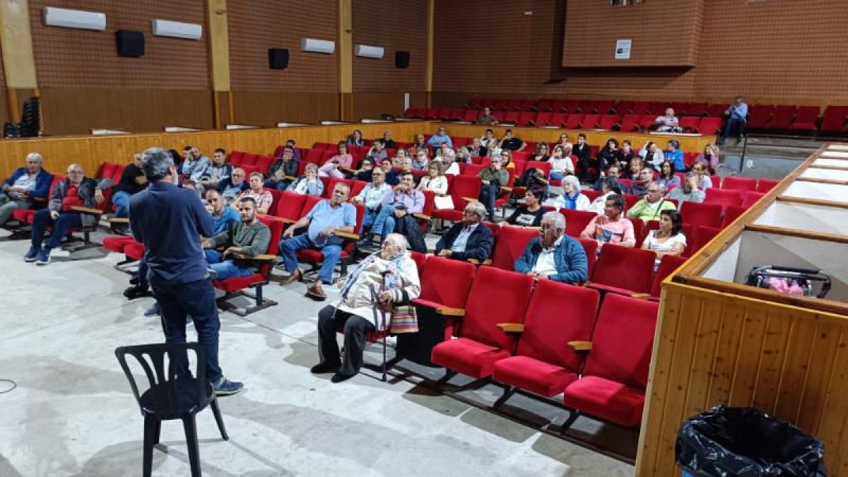 La reunión informativa en el ayuntamiento de Castelldans. - C.C.L.G.
