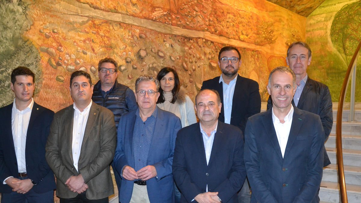 Representants de les institucions implicades, ahir a la presentació de les proves a la Diputació.