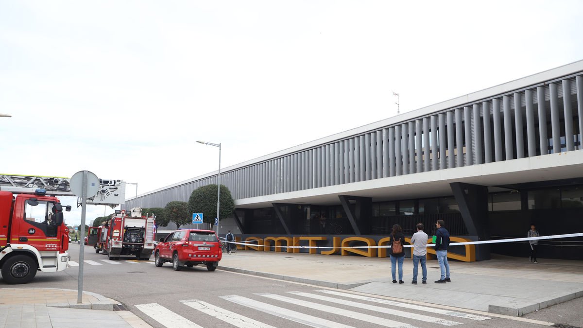 Imatge del dispositiu a l’escola i l’institut La Mitjana. - MAGDALENA ALTISENT