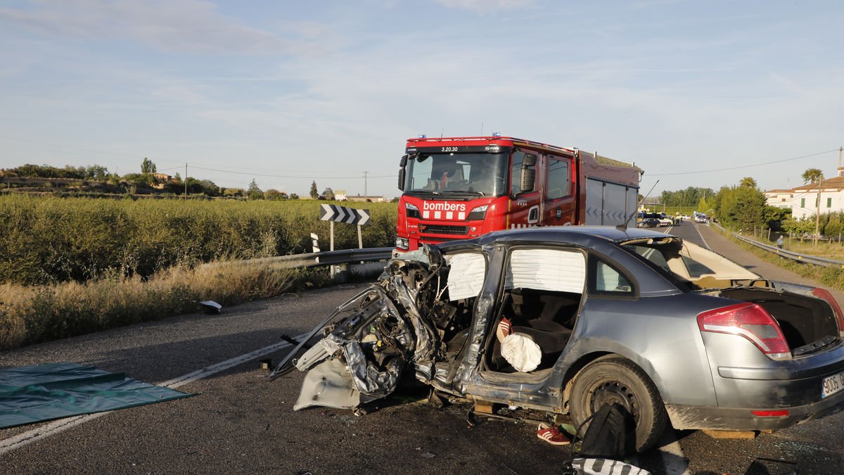 Estat en el qual va quedar el cotxe que conduïa l’ara imputat. - AMADO FORROLLA