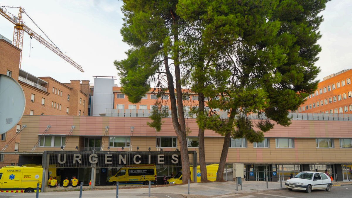 Foto d’arxiu de l’entrada al servei d’Urgències de l’Arnau. - PAU PASCUAL