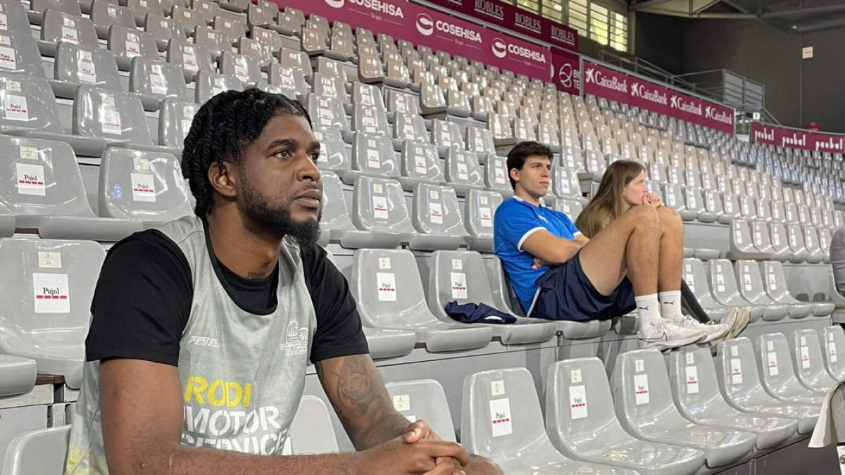 Hamilton, seguint l’entrenament d’ahir, on va saludar Gerard Encuentra.