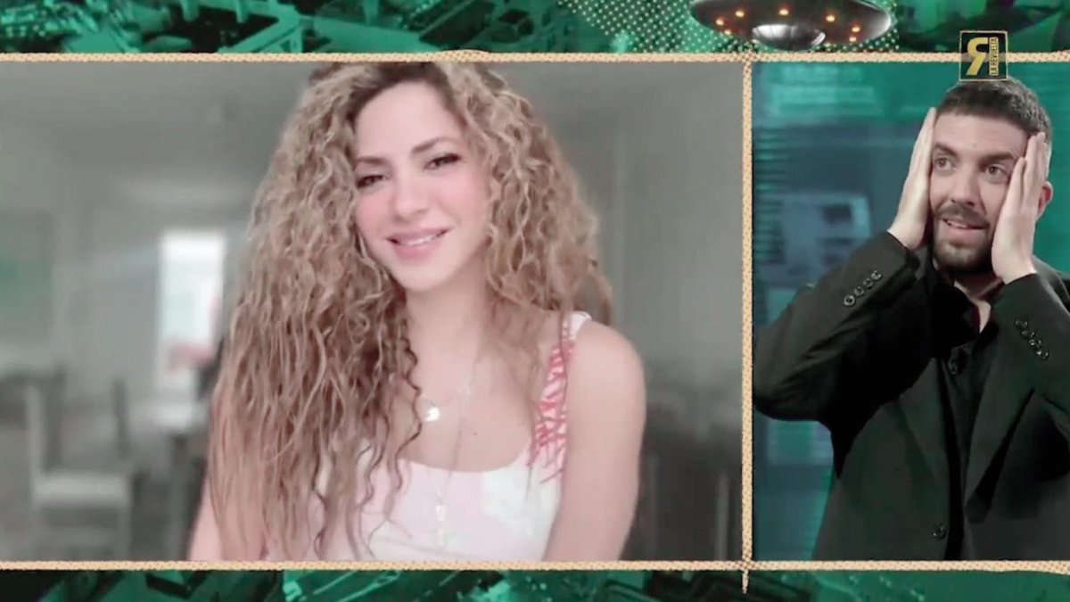 La cantante colombiana sorprendió a David Broncano con un vídeo durante el programa.