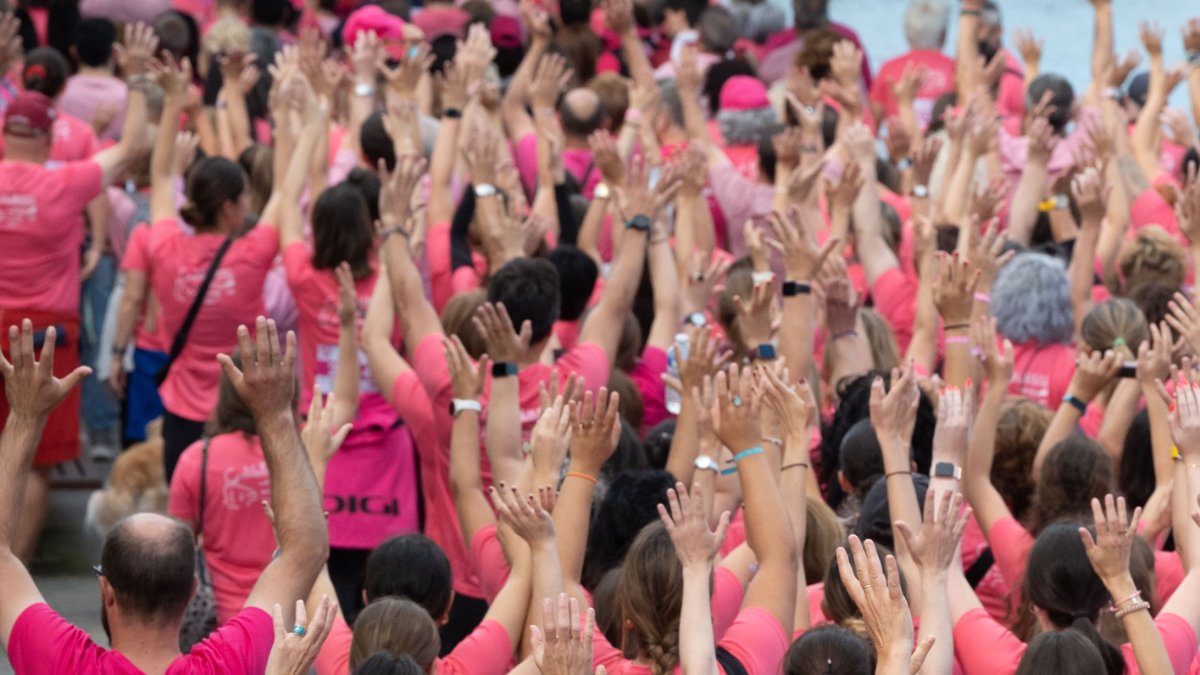 Una marcha contra el cáncer de mama.