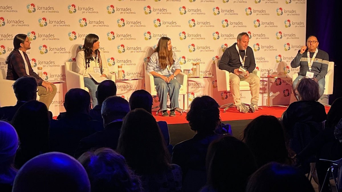 Una de les conferències de les Jornades per a l’Excel·lència. - LLEIDA TELEVISIÓ