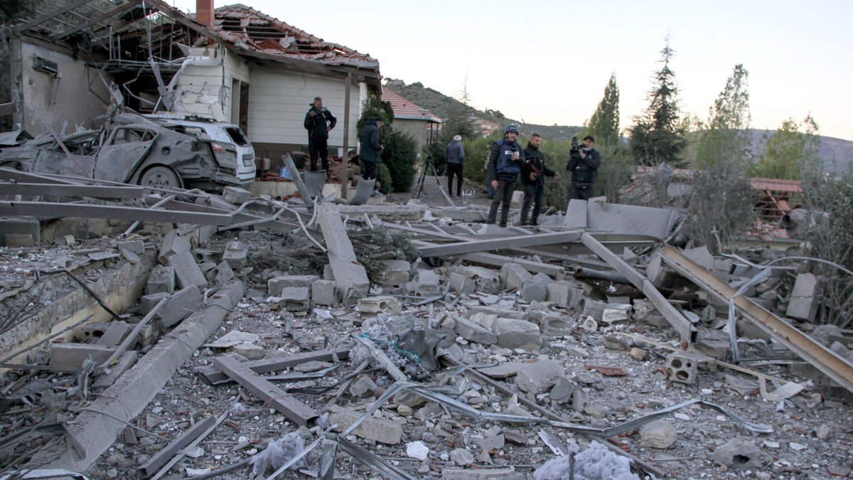 Imagen de las ruinas del edificio donde murieron los periodistas. - STRINGER / DPA