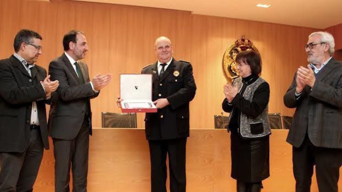 Imagen del homenaje que le hizo el ayuntamiento. - AJUNTAMENT DE TÀRREGA