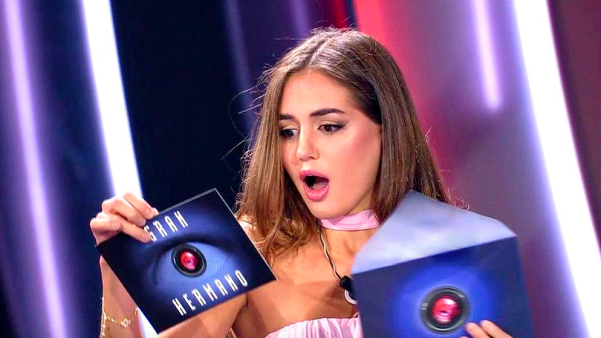 Maica pasará unos días conviviendo con los chicos y chicas del reality italiano.