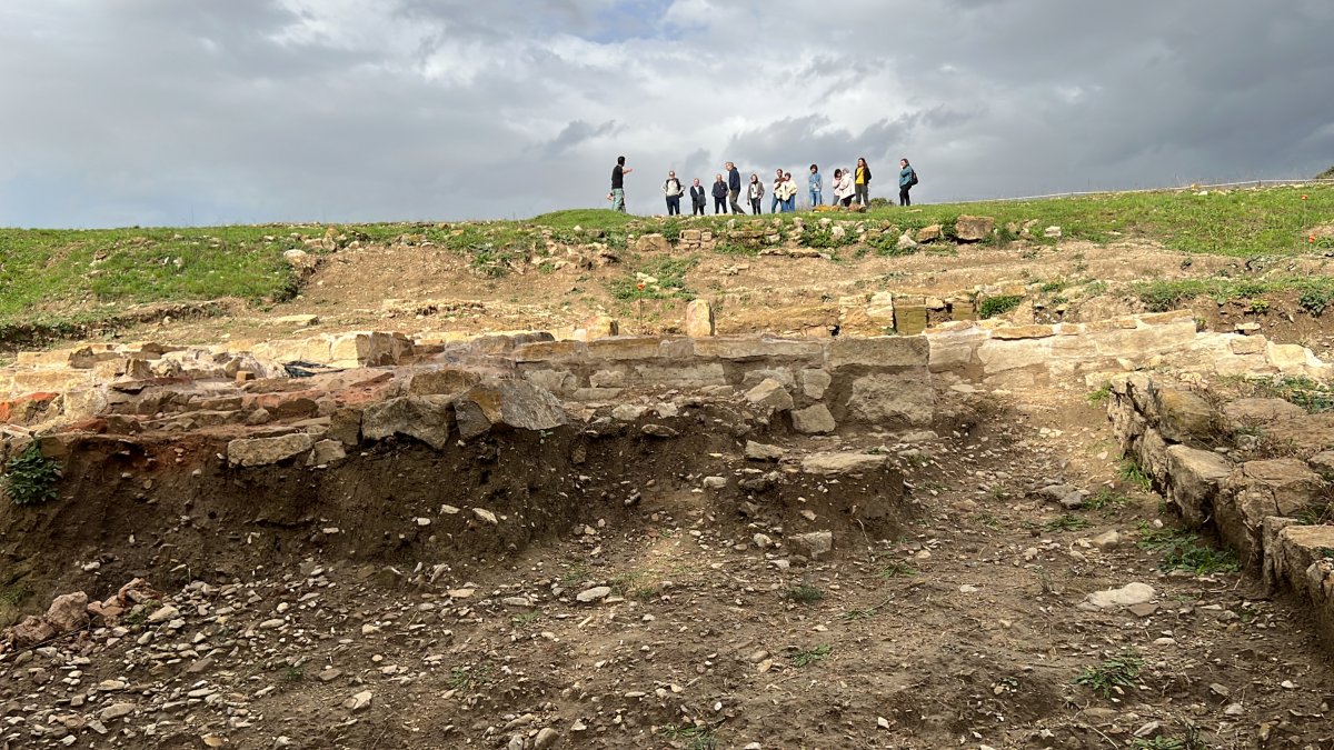 Mejoras en los accesos al yacimiento gracias a la colaboración entre la Generalitat, el Consell Comarcal del Pallars Jussà y el Ayuntamiento de Isona i Conca Dellà.