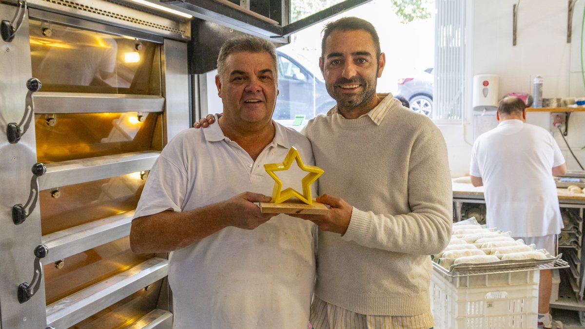 Roger Canela y Jordi Martí, responsables de Papanbread y Antic Forn J. Martí, respectivamente, recibieron el martes una nueva distinción de excelencia de las plataformas Panàtics y Pan de Calidad.