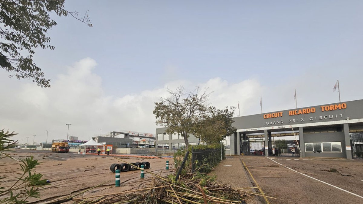 Imatge de l’exterior del circuit de Xest després del pas de la dana. - CIRCUIT RICARDO TORMO