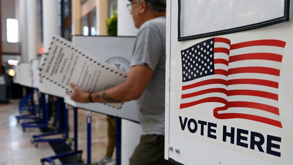 Prop de 62 milions de nord-americans ja han emès el vot ja sigui per les característiques del seu Col·legi Electoral o per correu. - ANDREA RENAULT / ZUMA PRESS WIRE / D / DPA