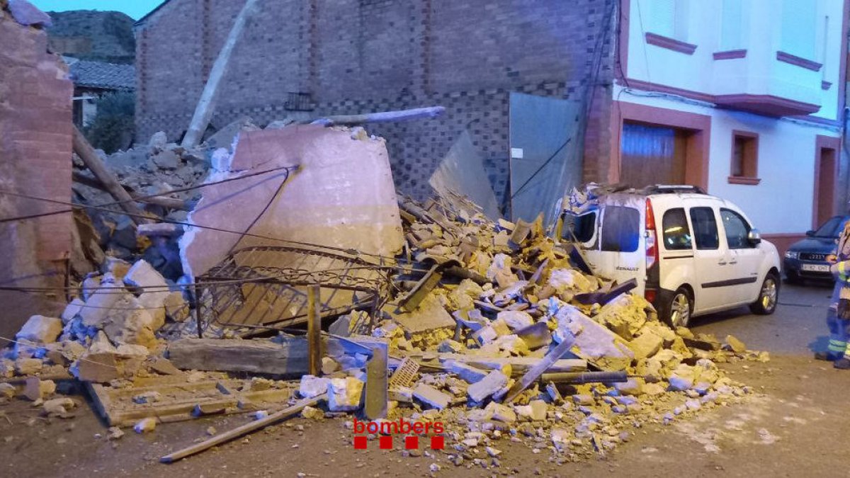 L’ensorrament es va produir a les 6.52 hores a l’avinguda Catalunya. - BOMBERS