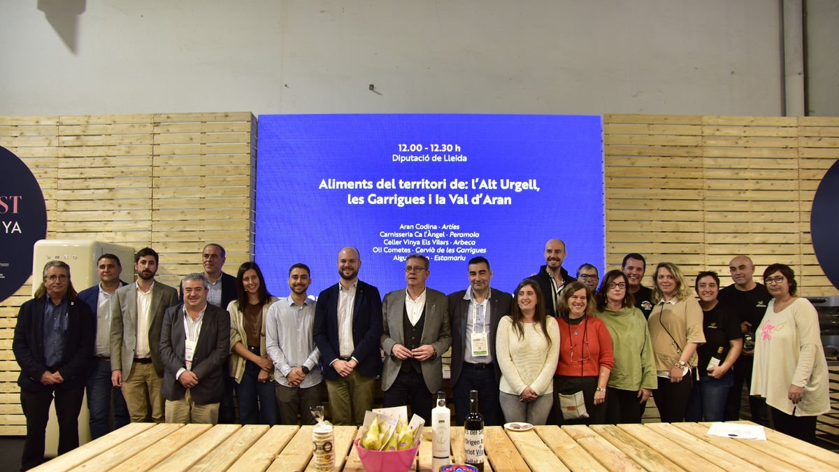 Representants de la Diputació i productors lleidatans, ahir al Gastronomic Forum. - DIPUTACIÓ DE LLEIDA