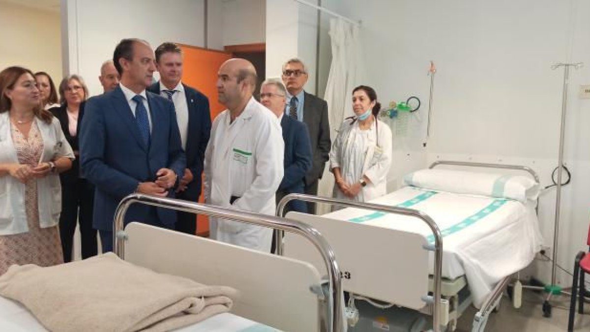 El consejero de Sanidad de Aragón, José Luis Bancalero, en una visita a los centros sanitarios de Fraga. - GOBIERNO DE ARAGÓN