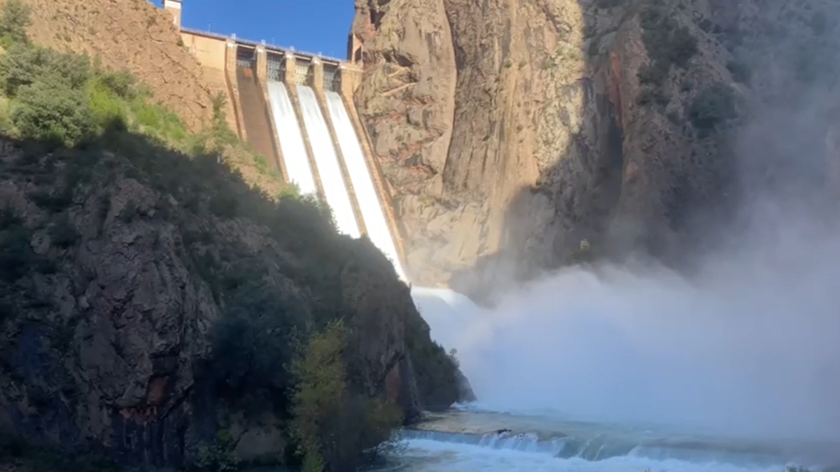 La presa de l’embassament d’Escales