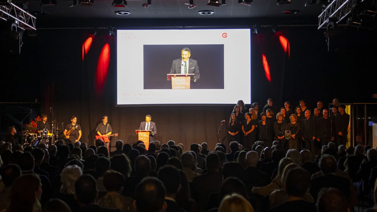 El Cor de l’Orfeó Lleidatà tuvo un papel destacado en la entrega de premios. - JORDI ECHEVARRÍA