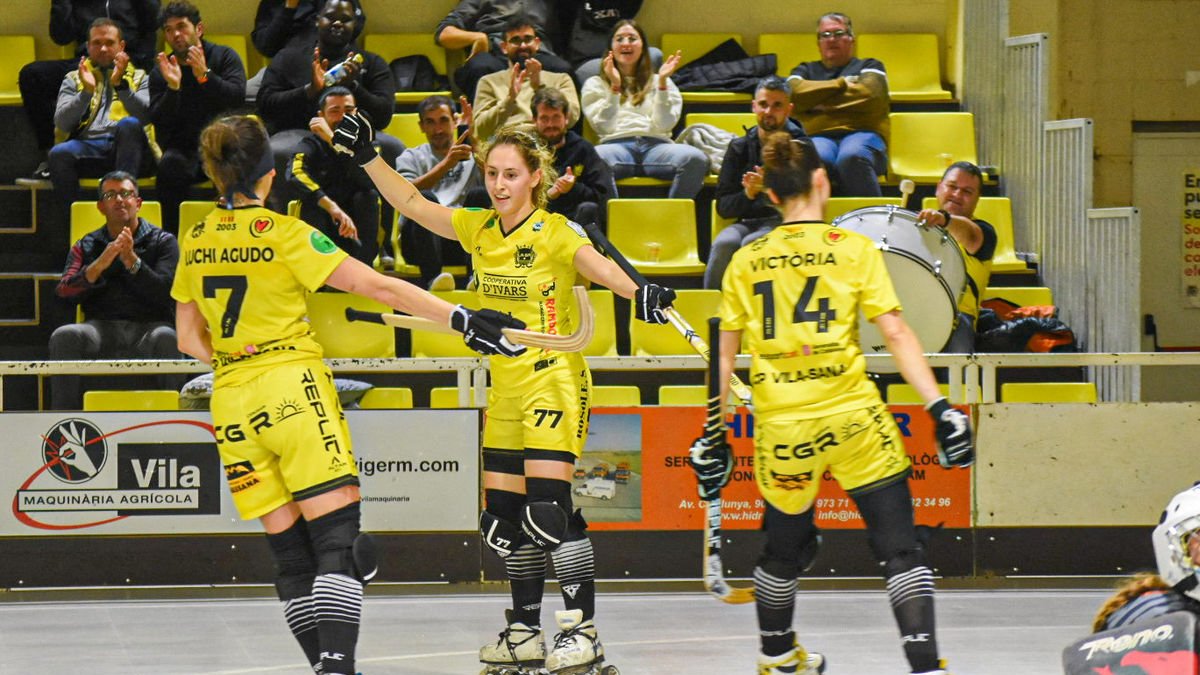 Jugadores del Vila-sana celebren un gol davant del Cerdanyola. - CLARA LIÁÑEZ