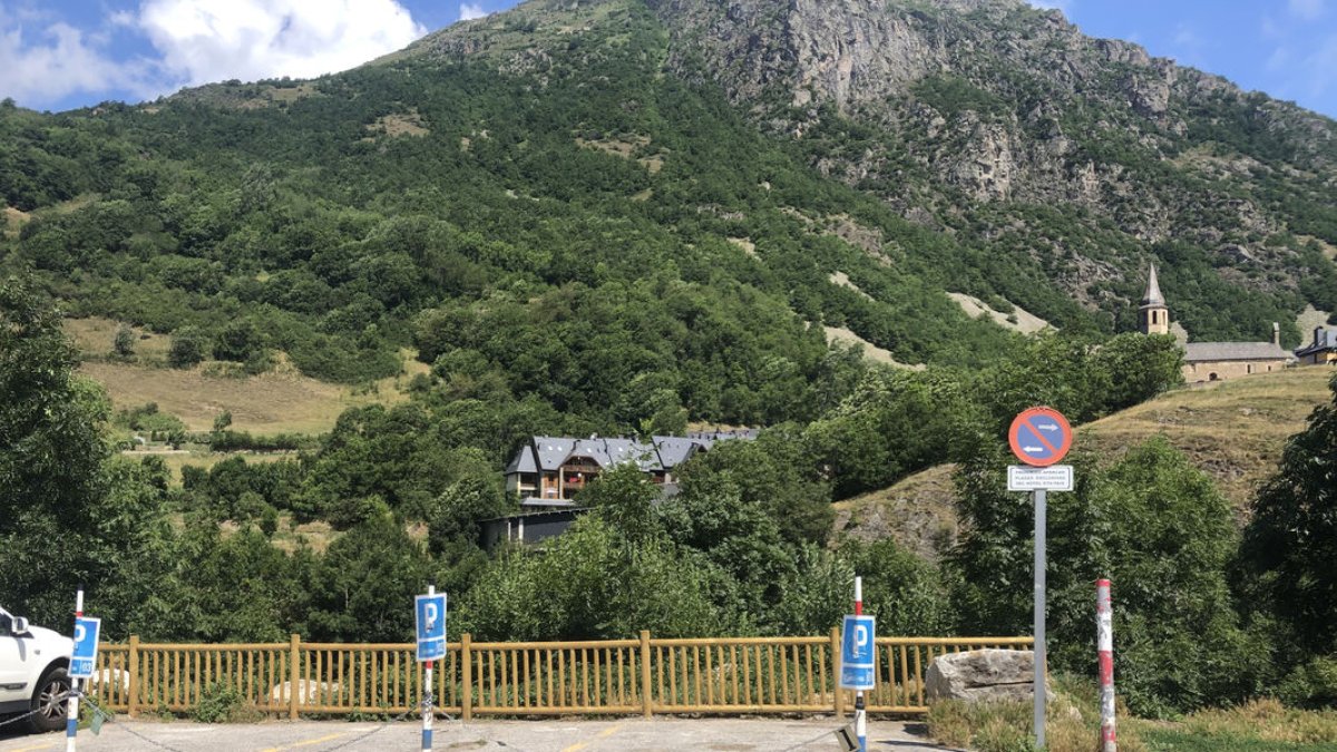 Eth solar ena plaça dera Pica, en Salardú, a on se bastiràn es quate pisi de loguèr assequible - AJUNTAMENT DE NAUT ARAN