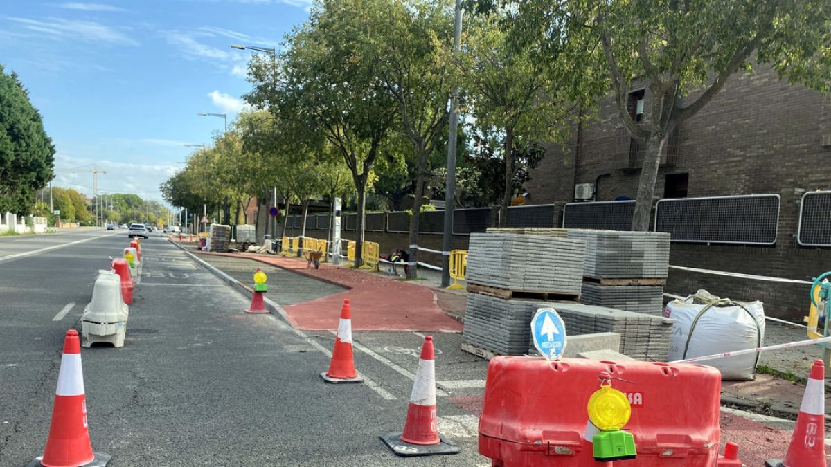 Habilitan una plataforma en la parada de autobús de Rovira Roure - AJUNTAMENT DE LLEIDA