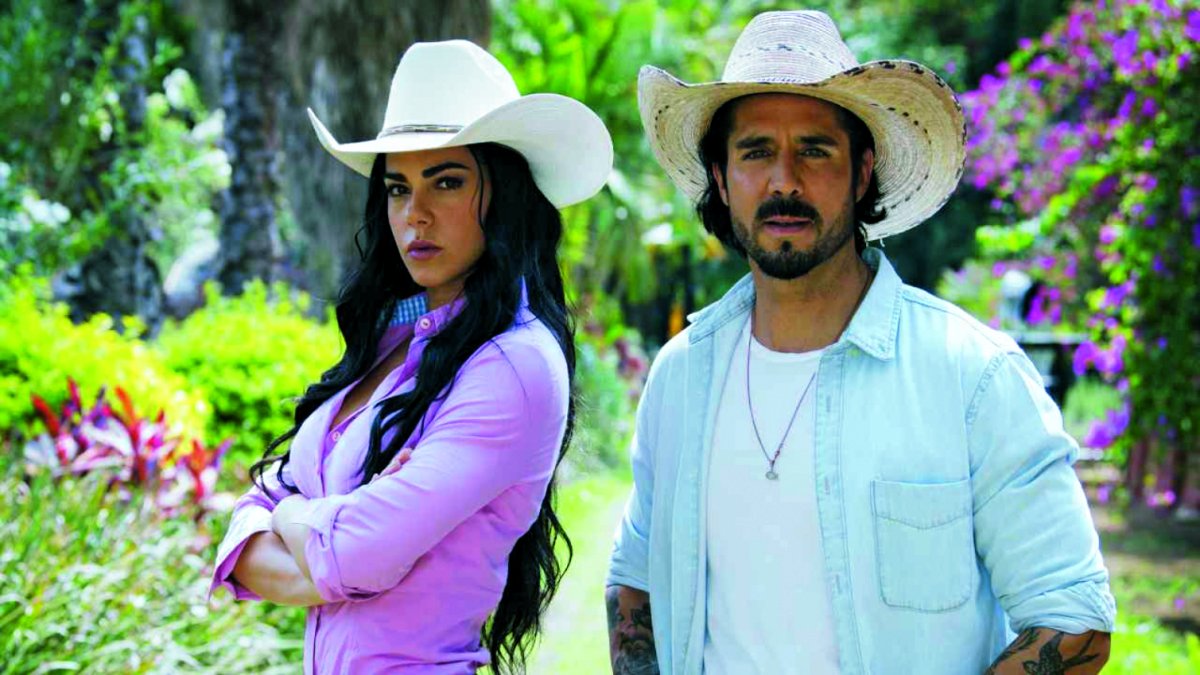 Fernanda y Rafael regresan a casa.