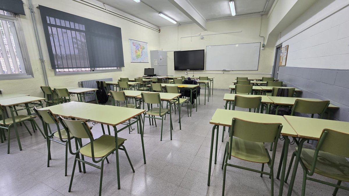 Una clase vacía en un instituto de Lleida en una imagen de archivo