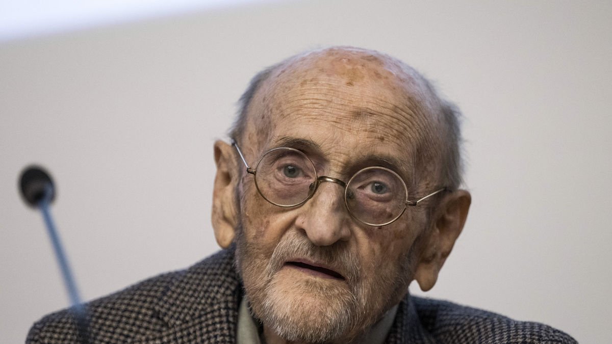 Imagen de archivo del escritor Álvaro Pombo. - EFE