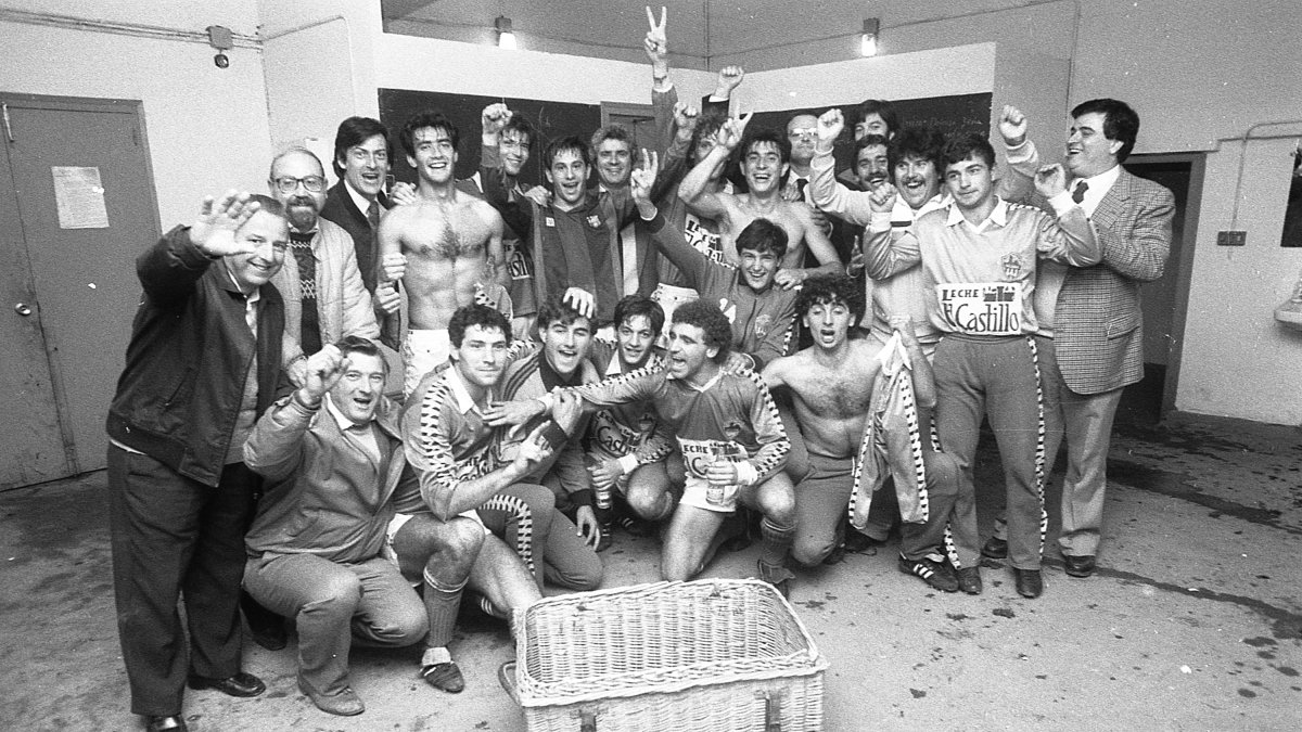 La euforia se desató, tras finalizar el partido, en el vestuario de la Unió Esportiva Lleida tras derrotar al poderoso Barça
