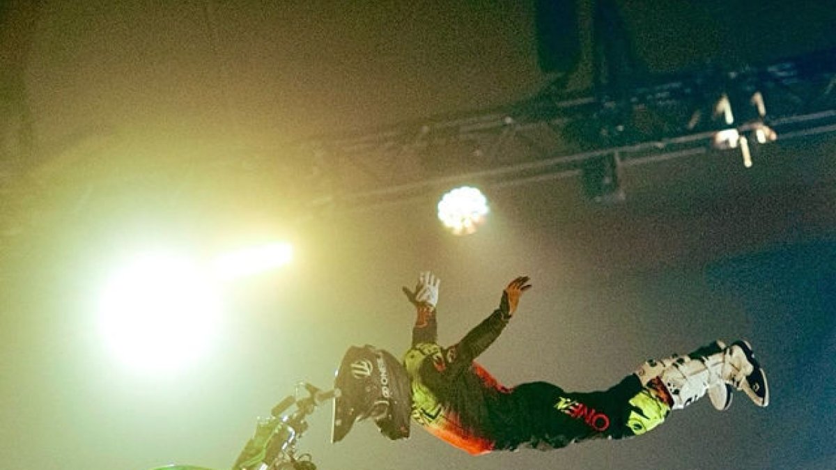 El piloto leridano, haciendo uno de sus trucos, en uno de los últimos ‘shows’ en los que ha participado.