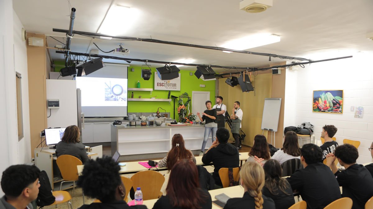 Alumnes de l’Escola d’Hostaleria de Lleida. - AGRICULTURA