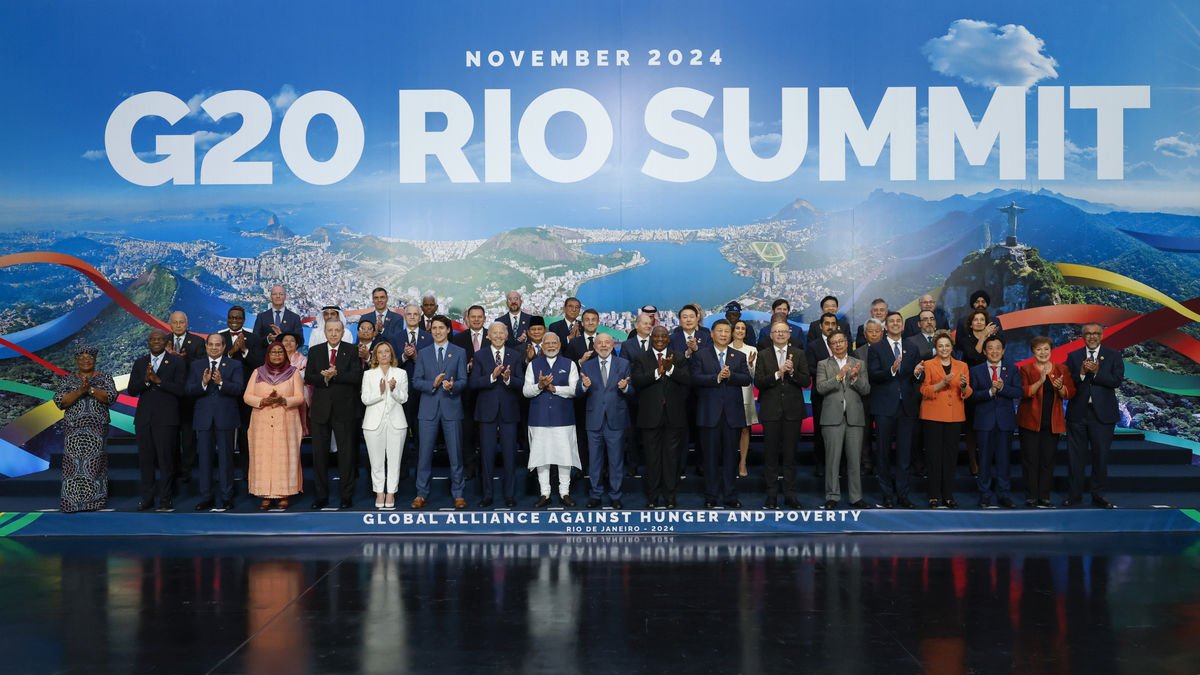 Els líders del G20, ahir en la jornada de clausura de la cimera a Rio de Janeiro. - EFE