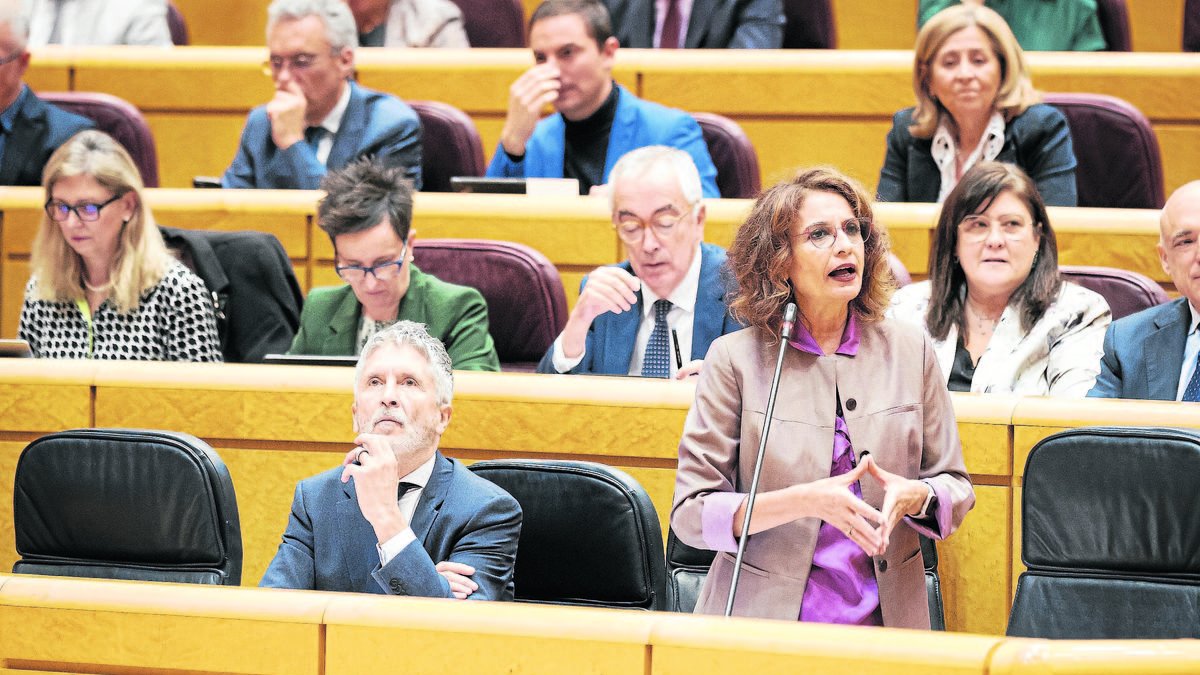 La ministra d’Hisenda, María Jesús Montero, en una compareixença ahir al Senat. - EUROPA PRESS